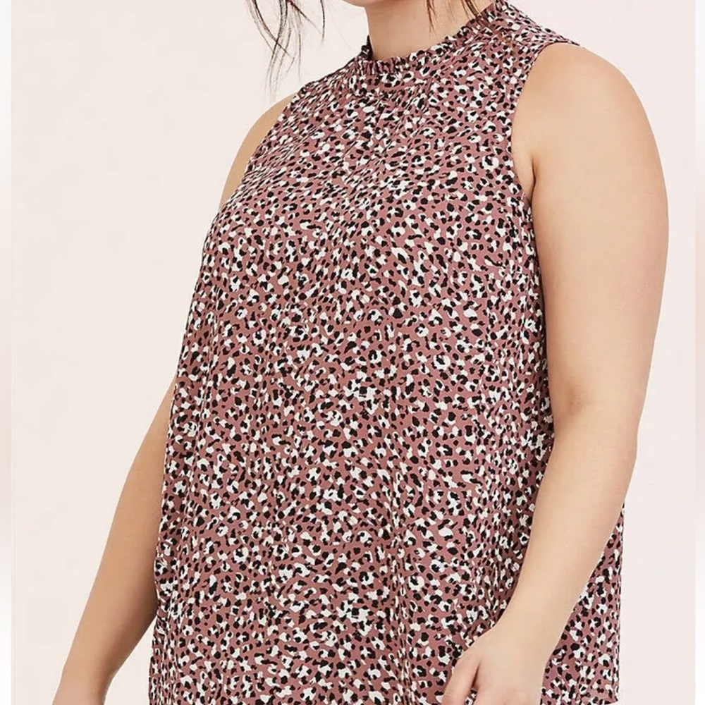 Torrid subtle animal print blouse